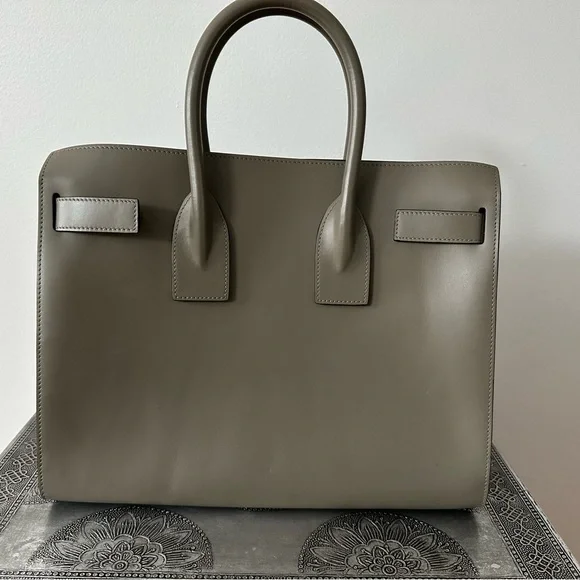 Barely worn, looks like new Small Saint Laurent Sac Du Jour - Picture 4 of 7